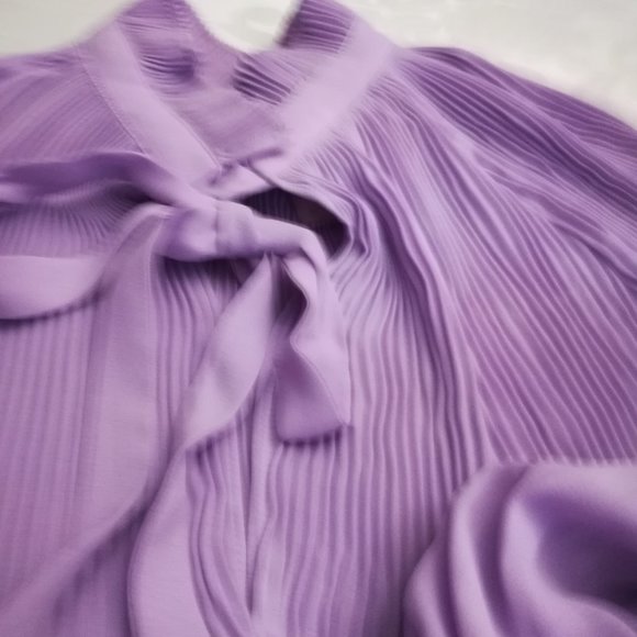 CHICO'S LAVENDER  PLEASANT PLISEE TOP - Picture 3 of 6
